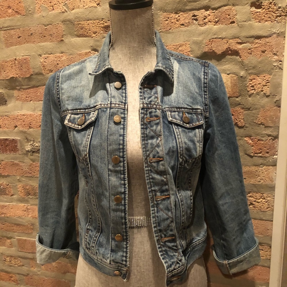 Madison Jules Distressed Denim Jacket sz Small